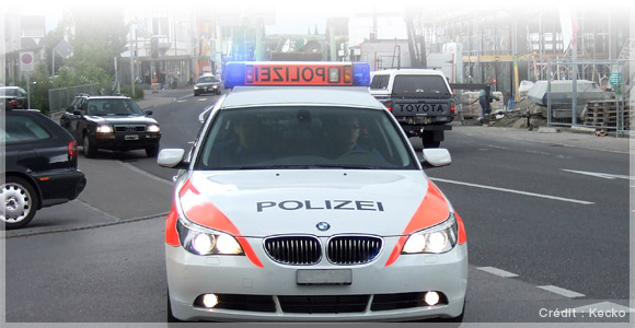 Voiture de police suisse